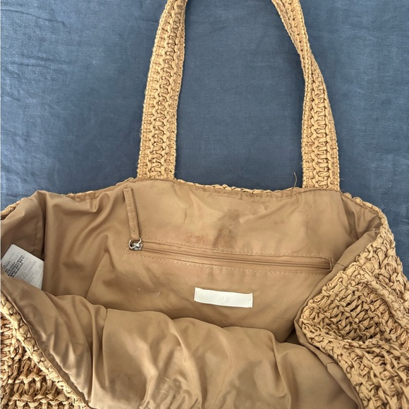 Straw Tote Bag - Picture 3 of 3